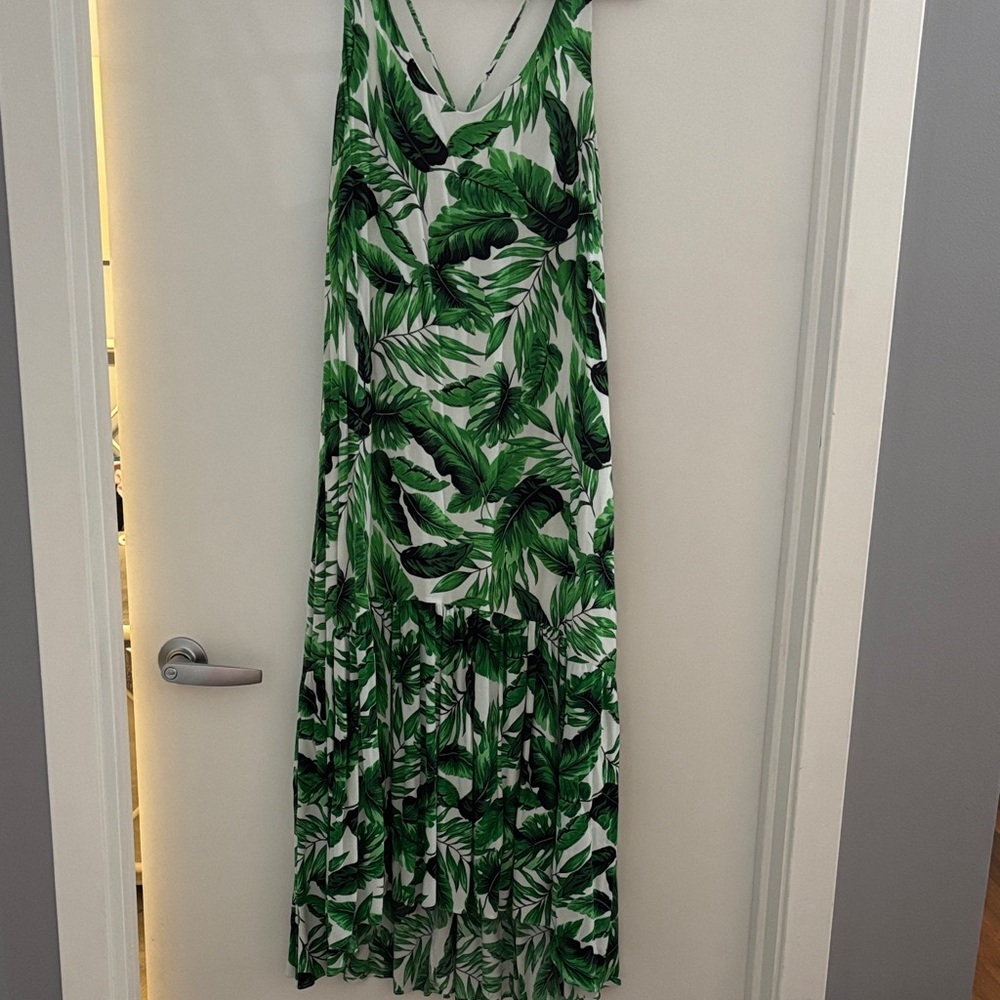 Scoop Green Leaf Print Maxi Dress
